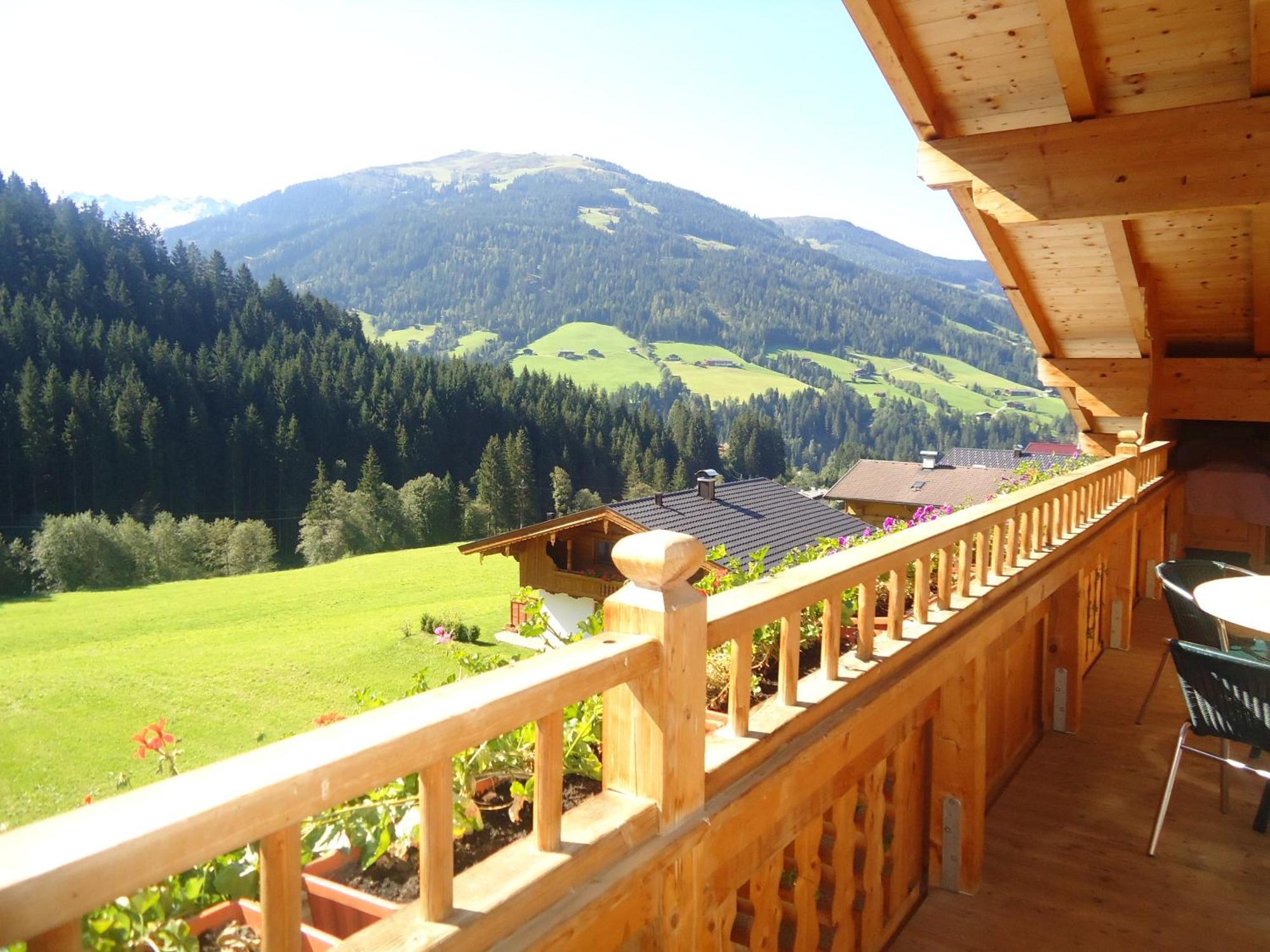 Alpbacher Appartementhaus Johannes מראה חיצוני תמונה